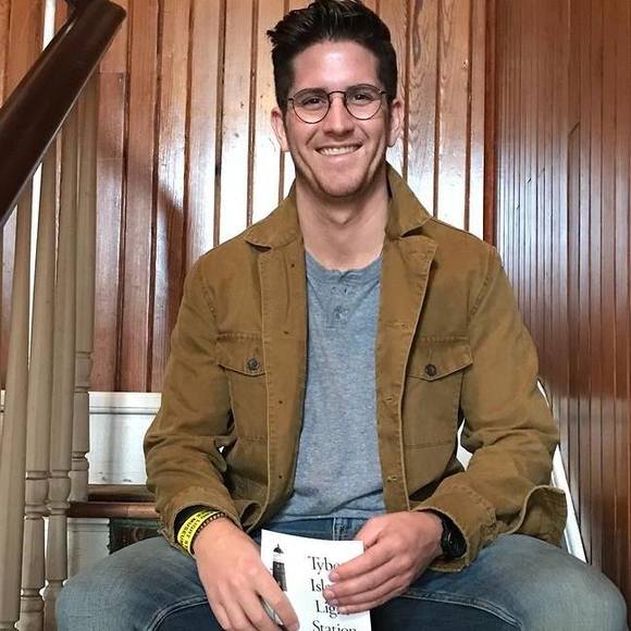 Meet your Posher, Kevin - Picture 1 of 1